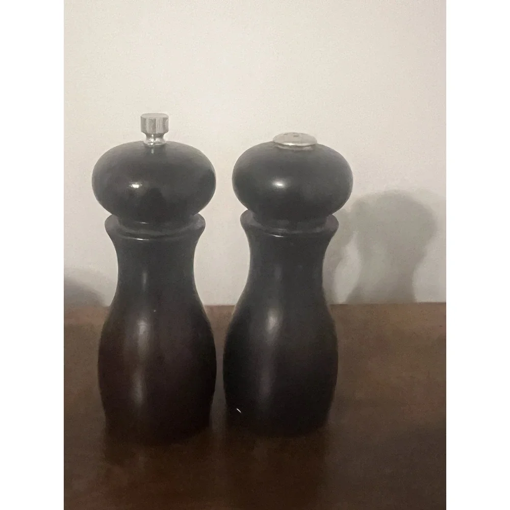 Vintage Olde‎ Thompson Black Wooden Pepper Mill & Salt Shaker Set